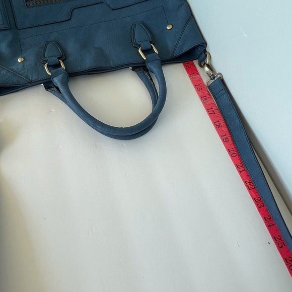 🌸Like New Naturalizer Shoulder Bag! - Picture 11 of 11